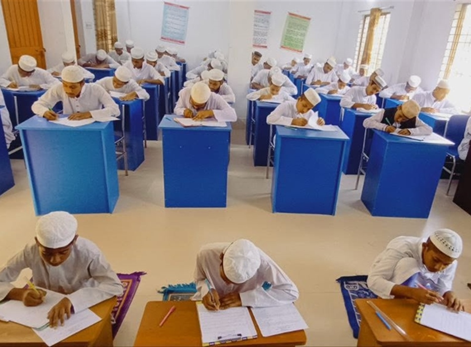 জাবালুন নূর আল জামিয়াতুল ইসলামিয়া